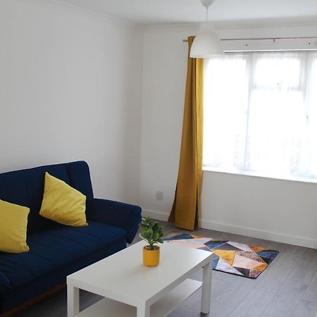 Вилла Coolfin House-Close To Excel, Contractors, Relocators, Paid Parking Лондон Экстерьер фото