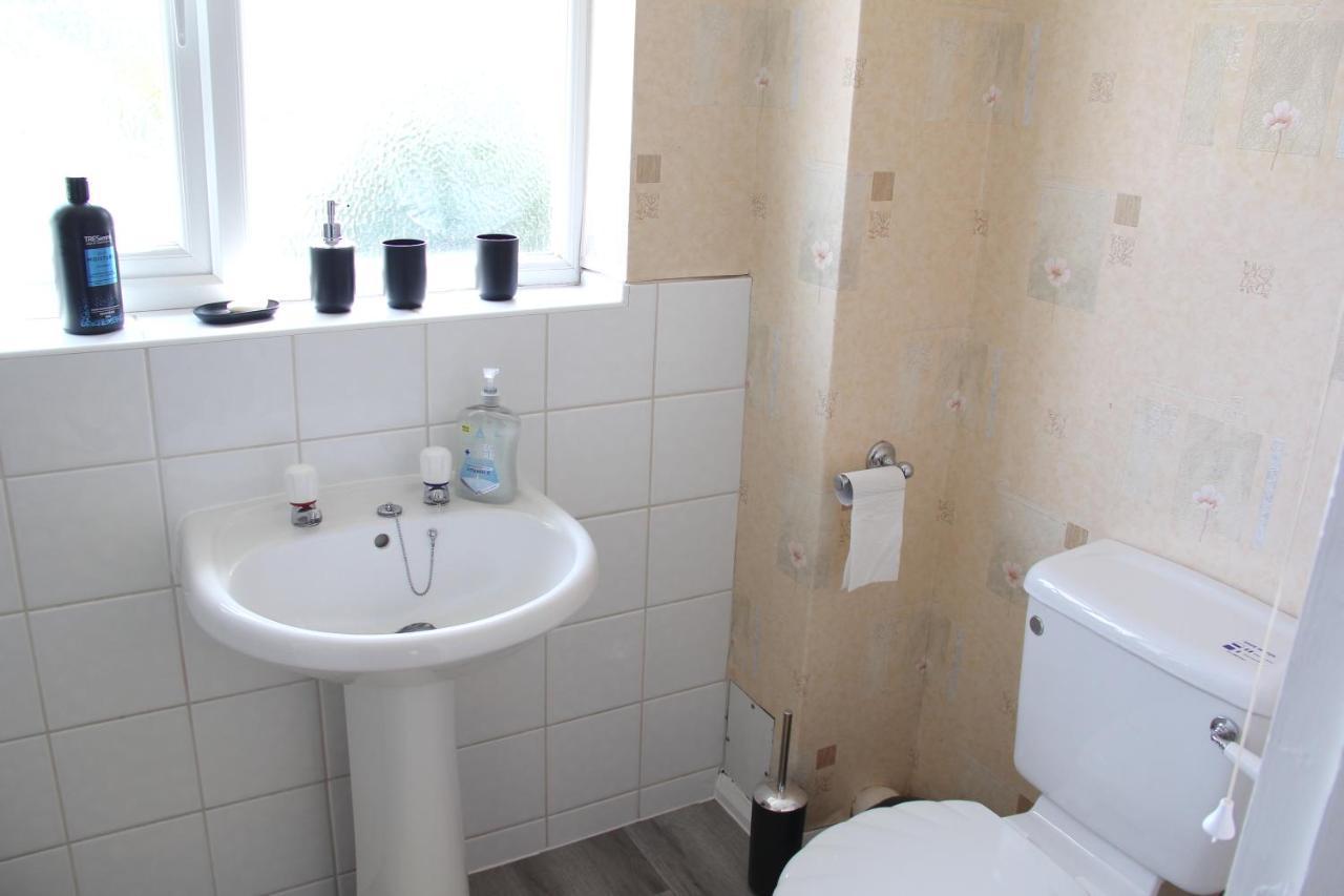 Вилла Coolfin House-Close To Excel, Contractors, Relocators, Paid Parking Лондон Экстерьер фото