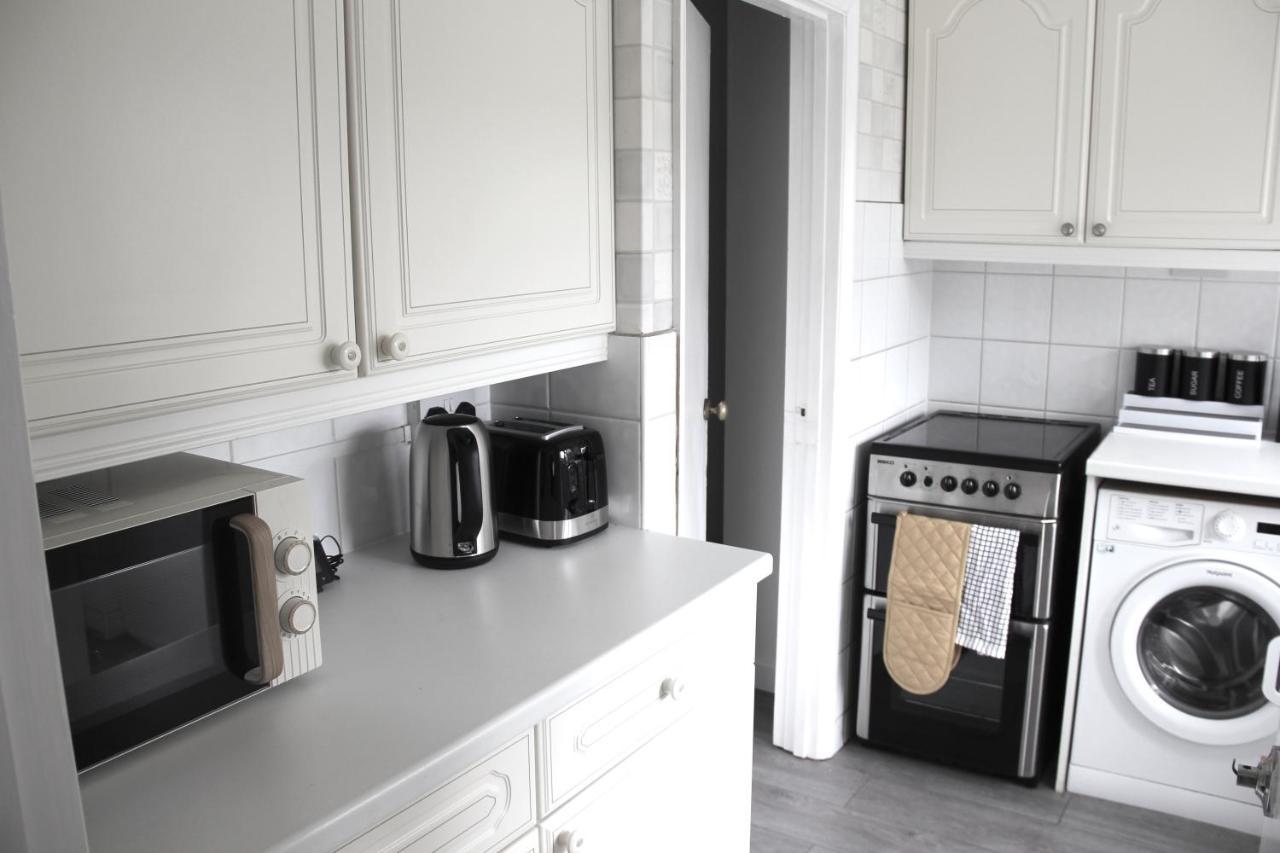 Вилла Coolfin House-Close To Excel, Contractors, Relocators, Paid Parking Лондон Экстерьер фото